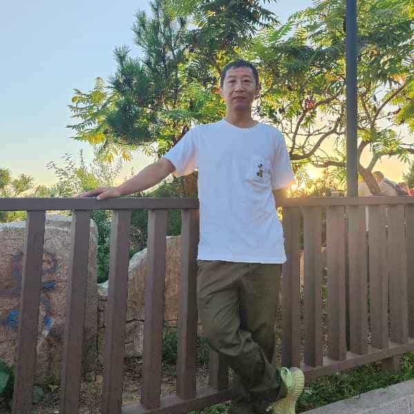 47岁岁辽宁单身帅哥 - 淮南吉缘网