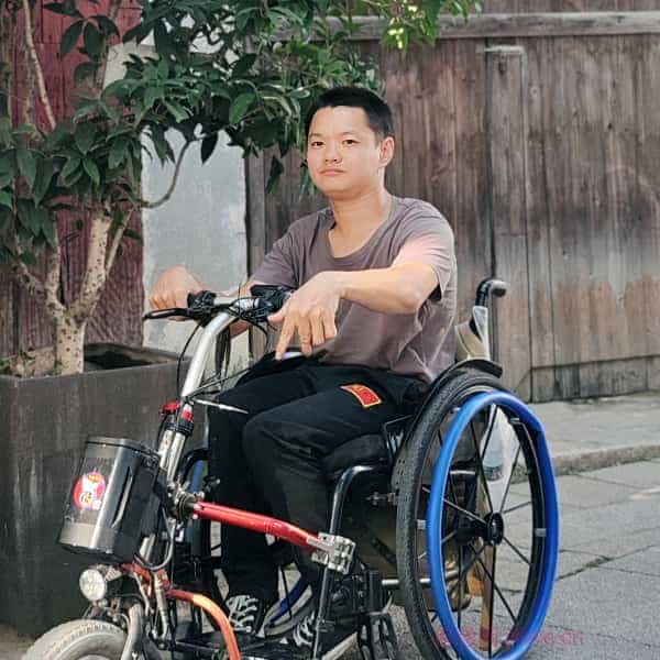 33岁岁湖北单身帅哥 - 淮南吉缘网